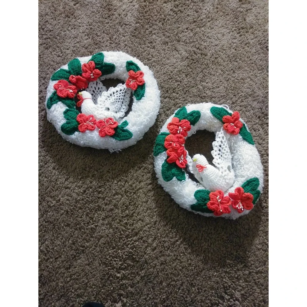 Vtg Christmas White Wreath Dove & Christmas Holly Crochet Holiday Wall Decor su1